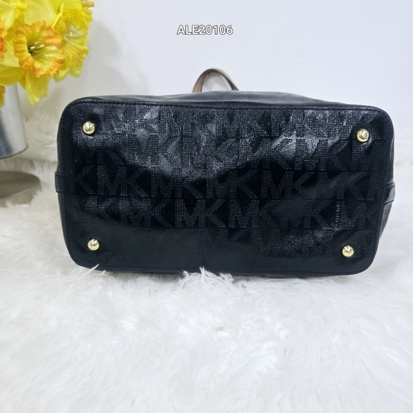 Michael Kors Black Tote Bag - Picture 8 of 11